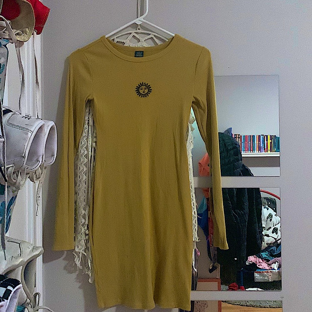Long sleeve dress golden yellow color with black stitched sun